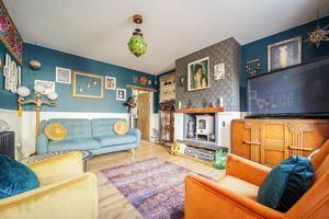 Sitting Room- click for photo gallery